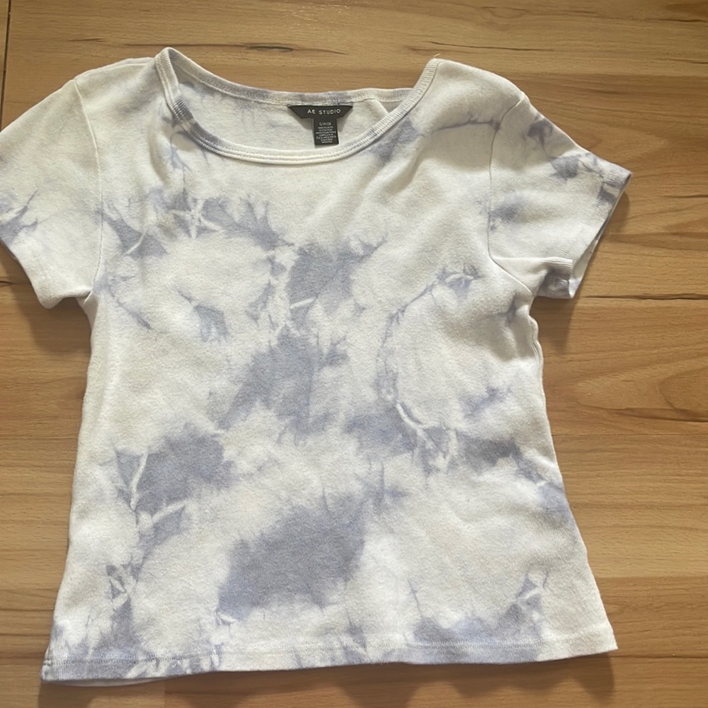 American eagle white and purple t shirt size small